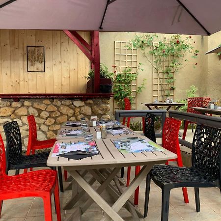 Hôtel Restaurant de l'Union Mirambeau (Charente-Maritime) Exterior foto
