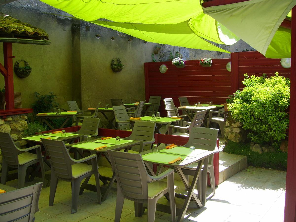 Hôtel Restaurant de l'Union Mirambeau (Charente-Maritime) Exterior foto